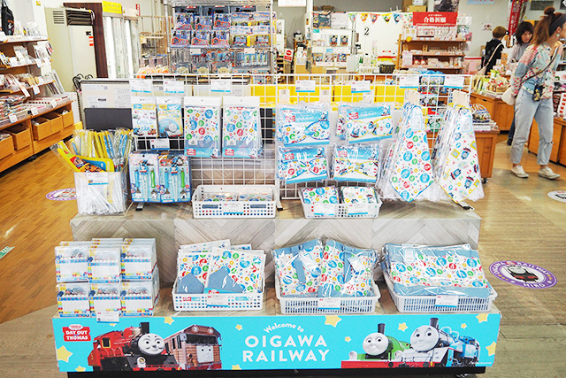 新金谷駅前「プラザロコ」のオリジナルグッズ/大井川鐵道「きかんしゃトーマス号」2025