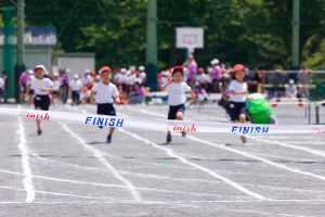 直前でも速くなる！50メートル走で速く走るコツ　新体力テスト・運動会対策に　年齢別・身長別の平均記録をチェック