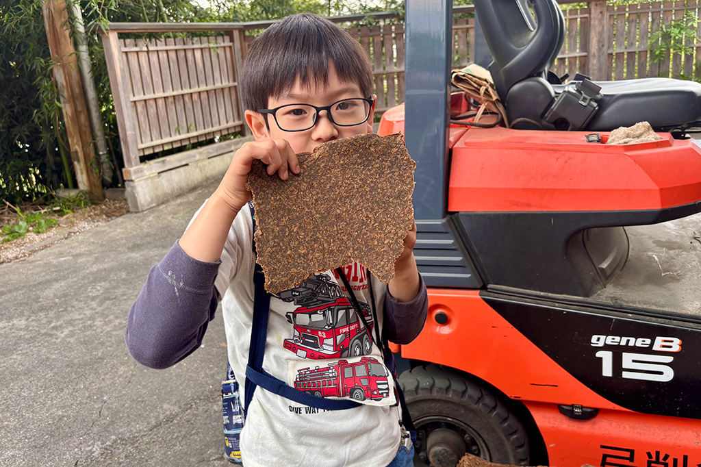 桶で発酵・醸成したもろみ