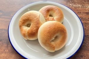 パンの生地はどうしてふくらむの?【小学生の自由研究アイデア】