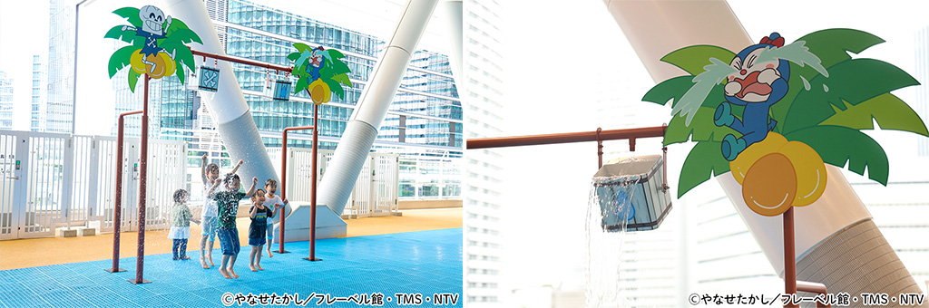 ヤシの木につるされた「びっくりバケツ」/横浜アンパンマンこどもミュージアム　水あそびひろば（神奈川県/横浜市）