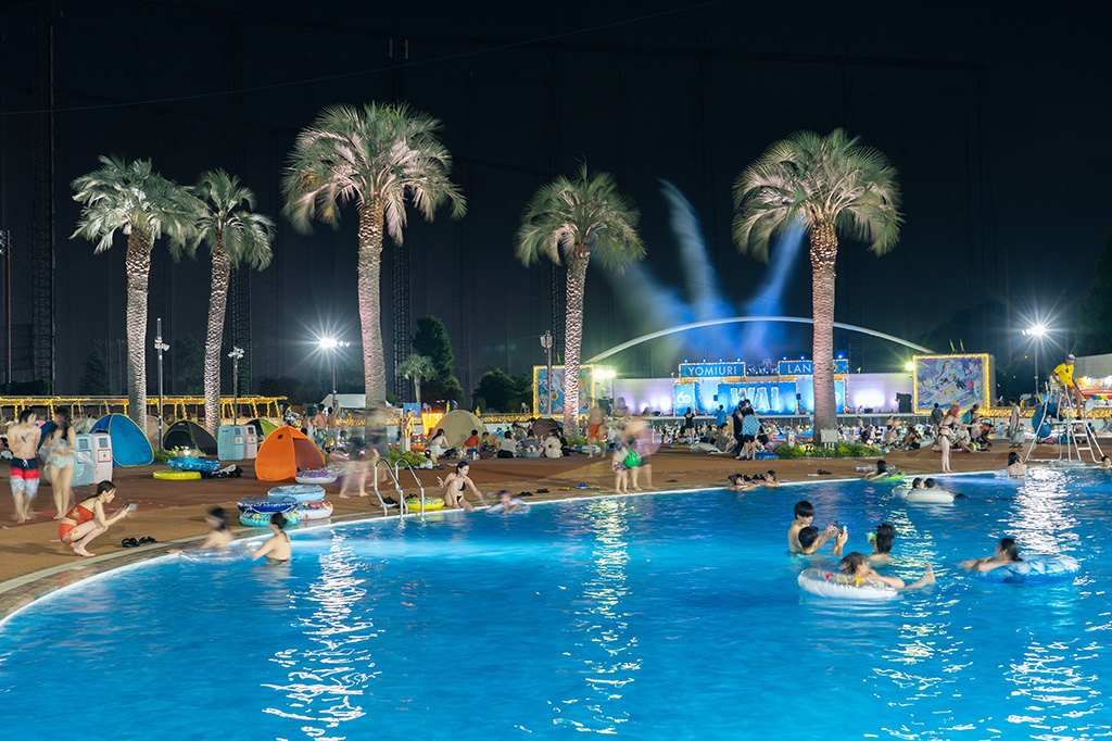 「ナイトプール」/プールWAI(Water Amusement Island)よみうりランド(東京都/稲城市)