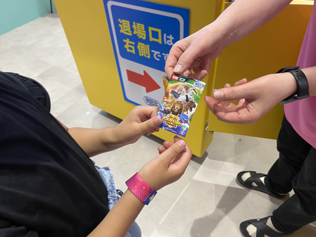 ルーレットで出たアイテムをもらう様子/タカラトミープラネット ららぽーと安城(愛知県/安城市)