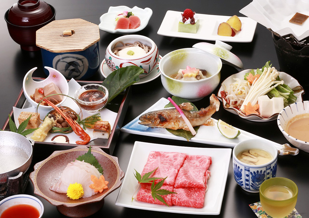 季節の会席料理(一例)/飛騨高山温泉 宝生閣(岐阜県/高山市)