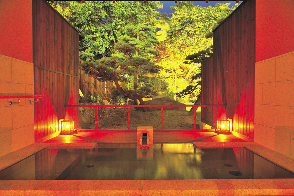 家族で楽しめる貸切露天風呂「カンテラの湯」/源泉湯の宿 松乃井 (群馬県/みなかみ町)