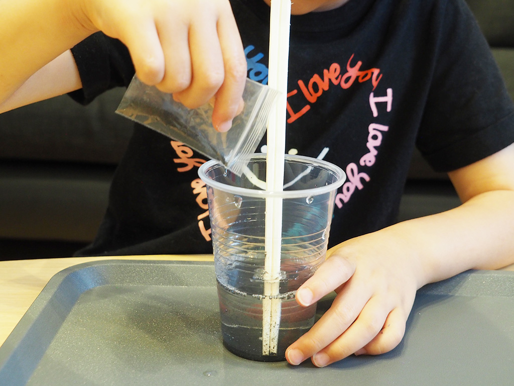 砂鉄スライム│自由研究「いろいろなスライムづくり」