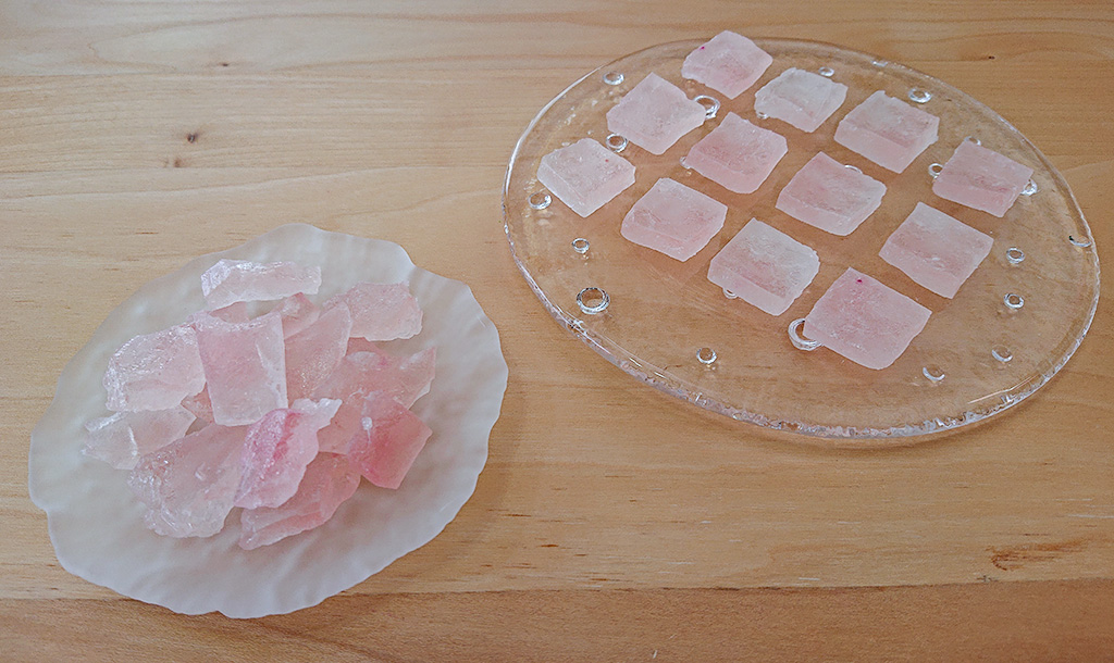 いちごのかき氷シロップを使ったピンクの琥珀糖