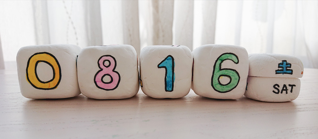 紙粘土で作る、サイコロ型の万年カレンダー