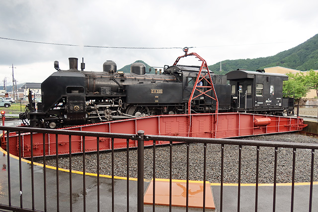 鬼怒川温泉駅前の転車台