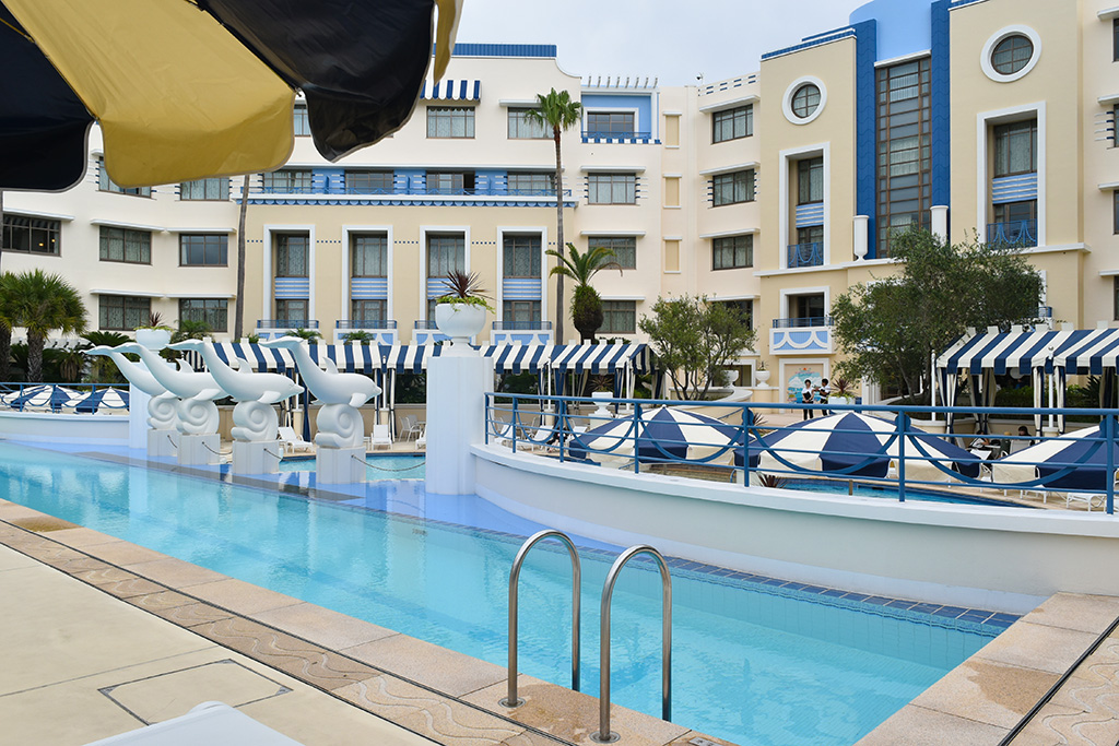 上の階には25,プールも／ディズニーアンバサダーホテル