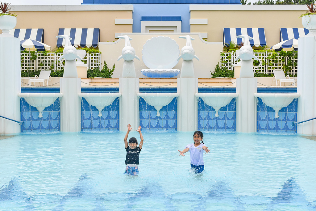 夏限定のパームガーデン・プール／ディズニーアンバサダーホテル