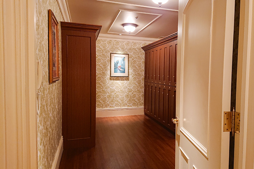 ミスティマウンテンズ・プールの更衣室・ロッカー