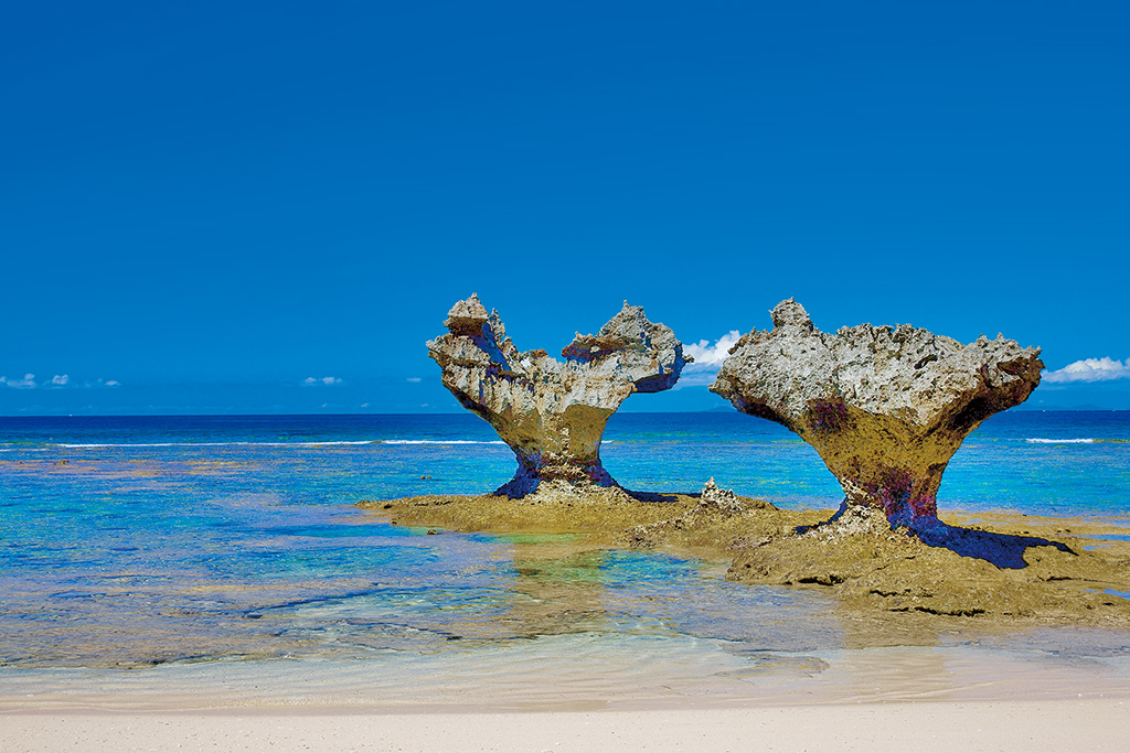 ハートロックは人気のフォトスポット（沖縄県）