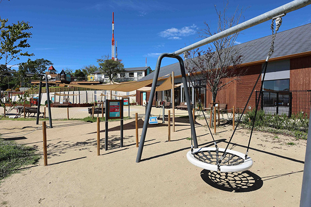 ブランコが集まる「スウィング・バレー」/生駒山上遊園(奈良県/生駒市)
