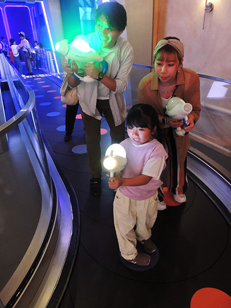 家族でアトラクションに挑戦/ユニバーサル・スタジオ・ジャパン(大阪府/大阪市)