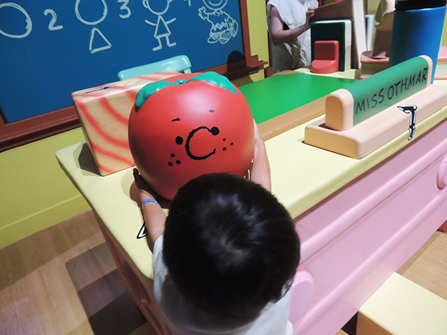 大きなトマトのようなチャーリー・ブラウン/ユニバーサル・スタジオ・ジャパン(大阪府/大阪市)