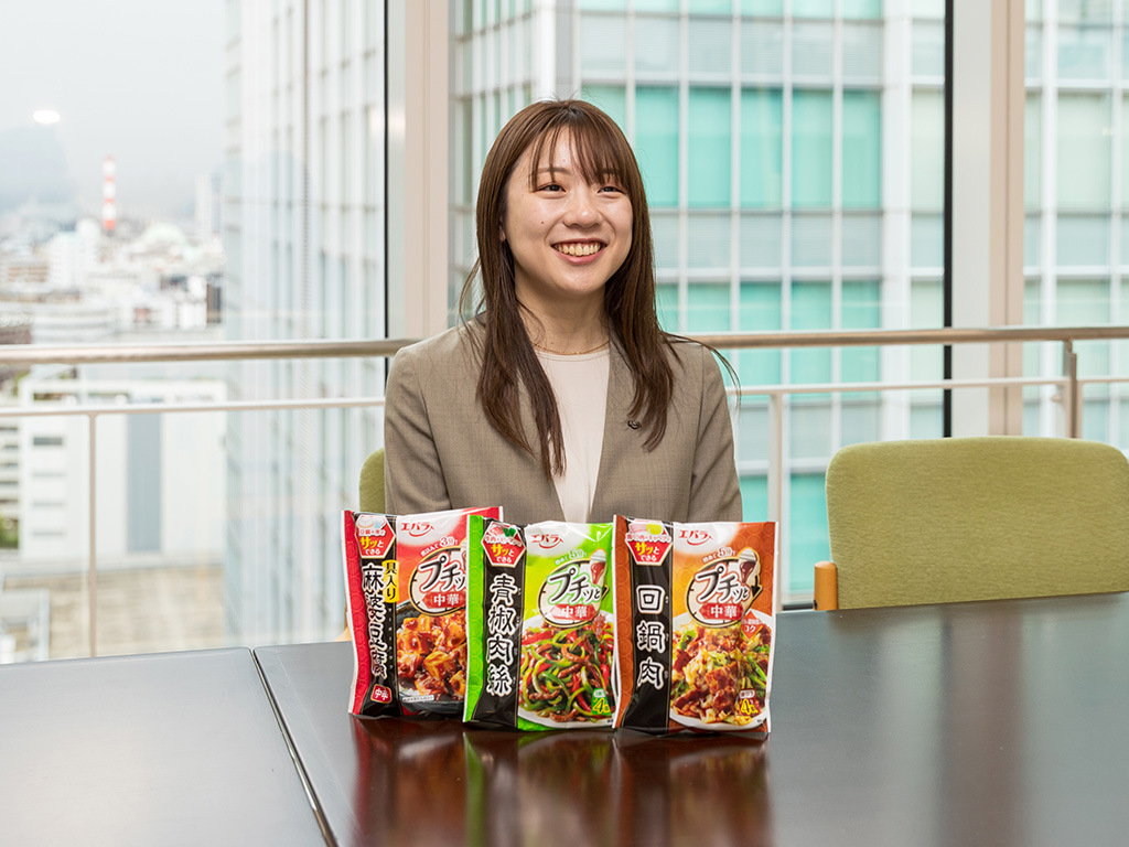 営業企画部　営業販売促進課　栗原寛奈さん