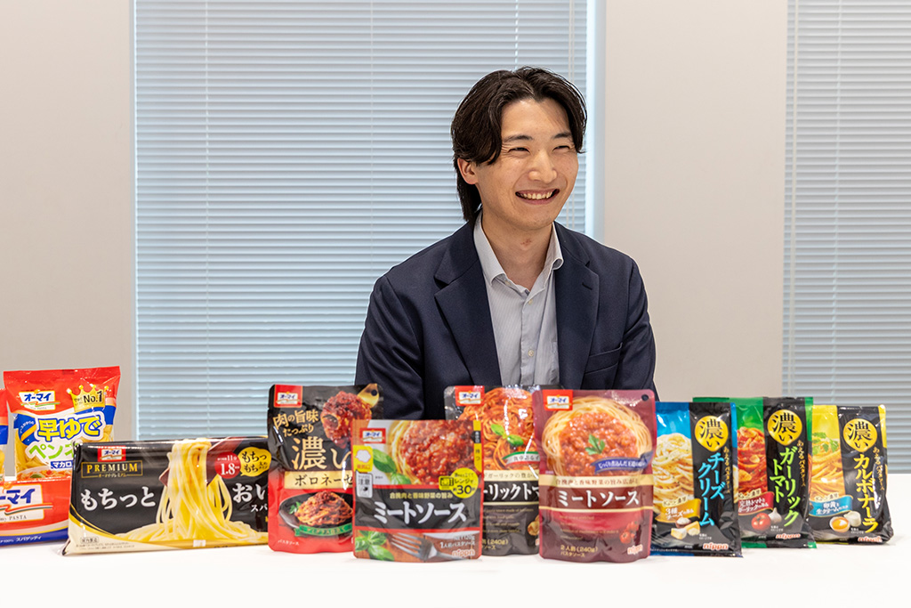 マーケティング本部 商品開発部　岩佐和志さん
