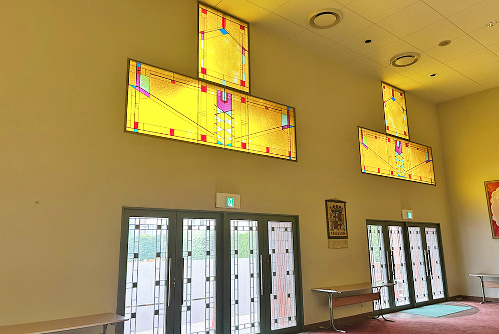 講堂前のホールのステンドグラス/光塩女子学院中等科（東京都/杉並区）