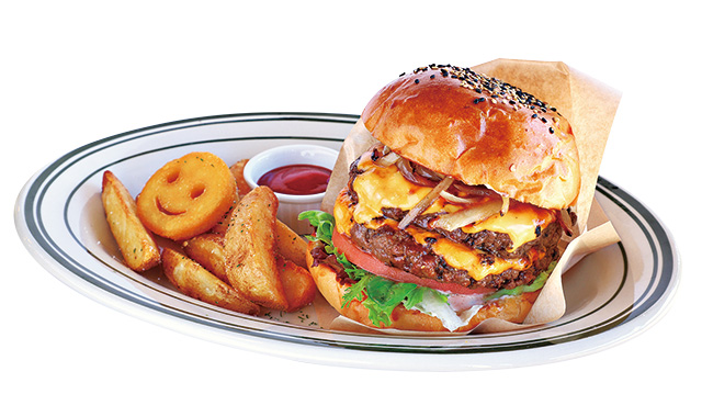 ダブルチーズバーガー（ポテト付き）/RALPH’S BURGER RESTAURANT（沖縄県／沖縄市）