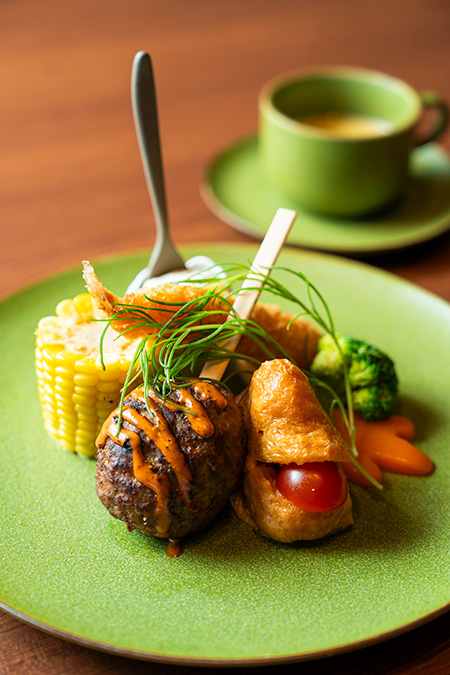 CAP:PANORAMAキッズプレート/ジャングリア沖縄(沖縄県/今帰仁村)