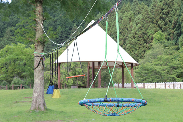 自然を感じながら遊べる遊具／平成榛原こどものもり公園（奈良県宇陀市）