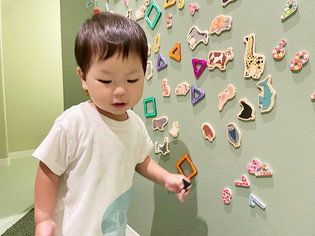 磁石の壁│宿泊レポ/べスピハウス（東京都/杉並区）