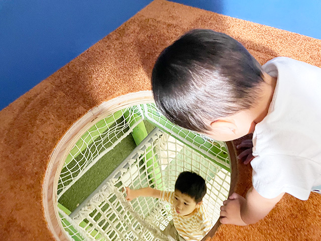 ロープでできたあみあみトンネル│宿泊レポ/べスピハウス（東京都/杉並区）