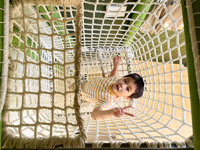 ロープでできたあみあみトンネル│宿泊レポ/べスピハウス（東京都/杉並区）