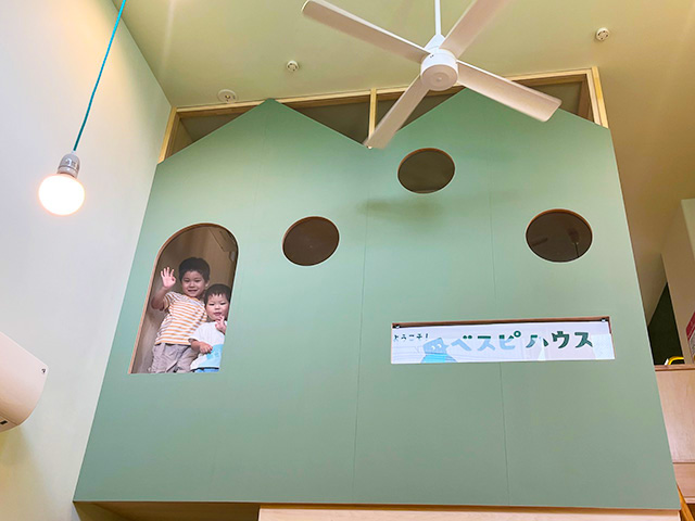 展望台の小窓│宿泊レポ/べスピハウス（東京都/杉並区）