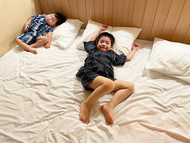 シアタールームに布団を敷いた様子│宿泊レポ/べスピハウス（東京都/杉並区）