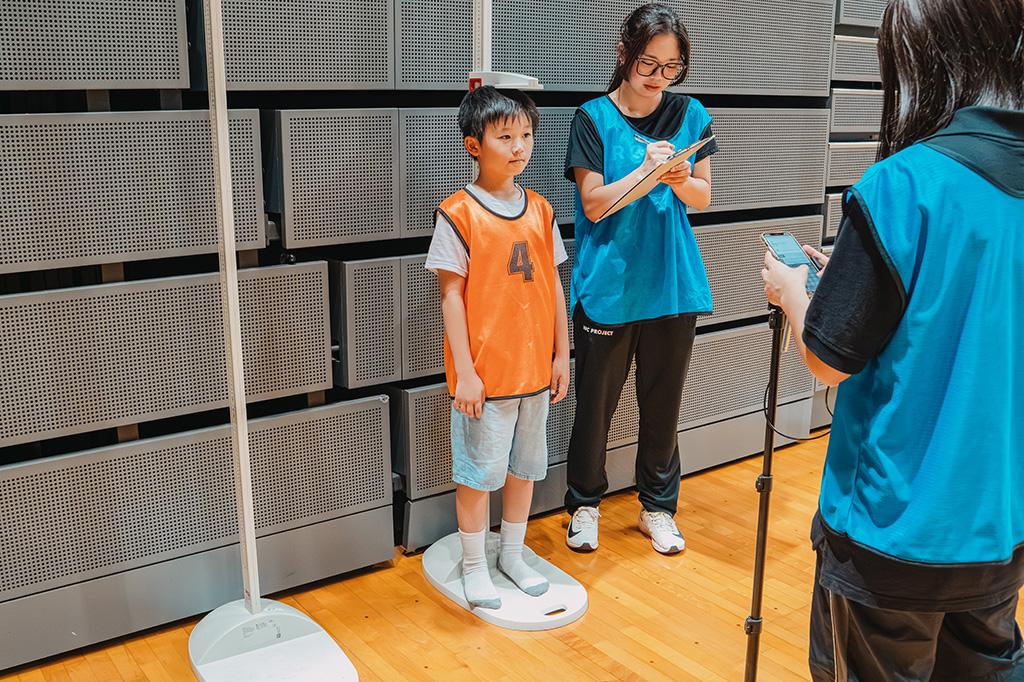 体格測定の様子/スポーツ能力測定会