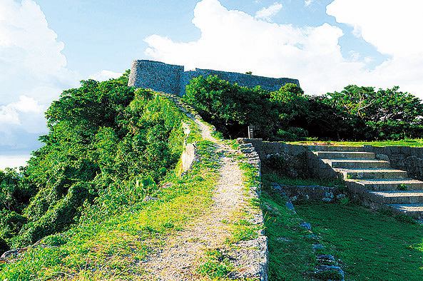 勝連城跡・あまわりパーク歴史文化施設（沖縄県／うるま市）