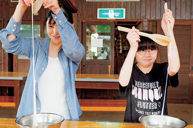 「ストリングチーズ」を作る体験/らくのうマザーズ阿蘇ミルク牧場(熊本県/西原村)