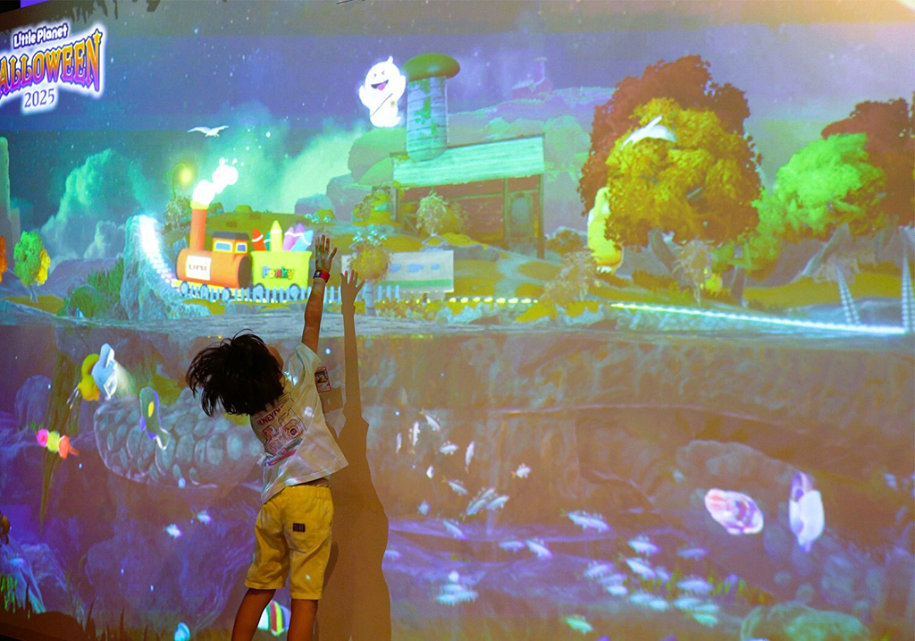 ハロウィン仕様のアトラクション/リトルプラネット ハロウィン2025