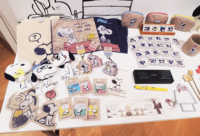 PEANUTS 75周年 フラットぬいぐるみマスコットやミニタイル/スヌーピーミュージアム（東京都/町田市）