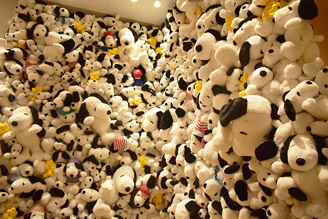 スヌーピー・ぬいぐるみウォール/スヌーピーミュージアム（東京都/町田市）