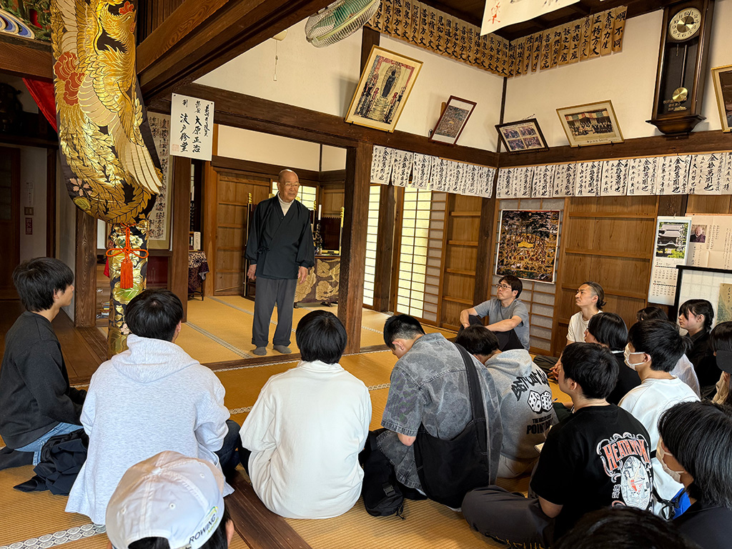 お寺で行われた授業│中学受験/新渡戸文化中学校(東京都/中野区)