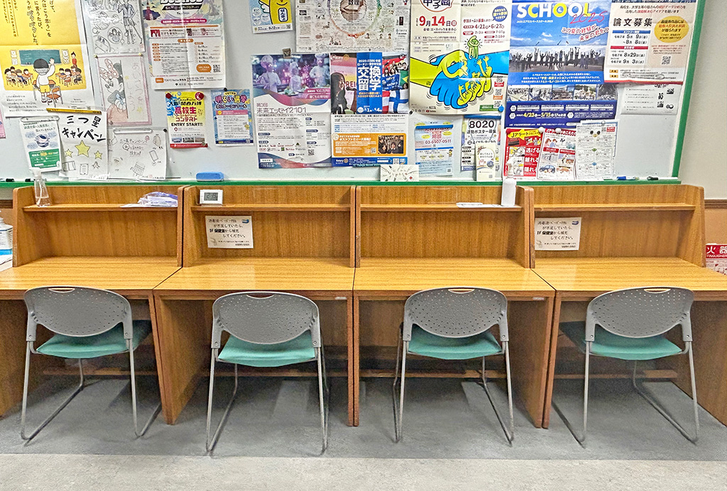 職員室前の勉強スペース/淑徳巣鴨中学校（東京都/豊島区）