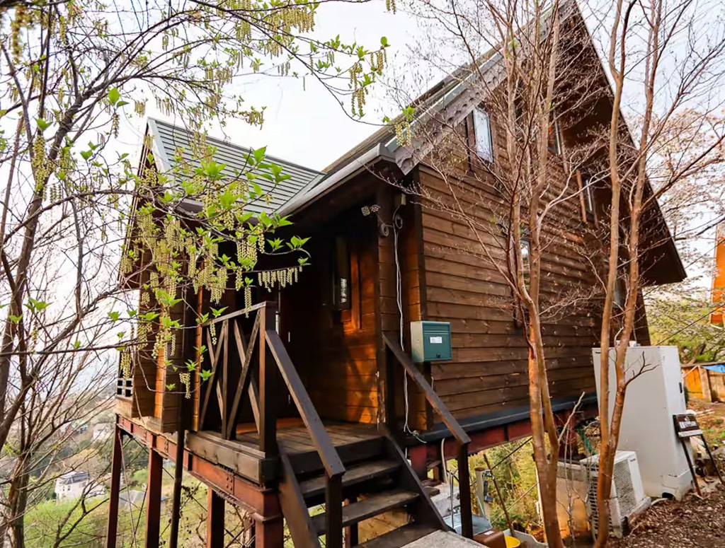 静岡県熱海市のまるまる貸切のログハウス