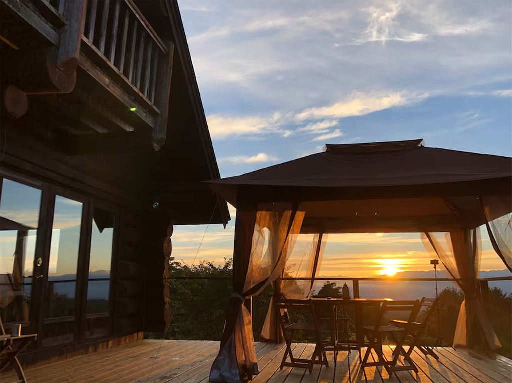 長野県上水内郡信濃町のまるまる貸切のログハウス＜ヴィラのらのら＞