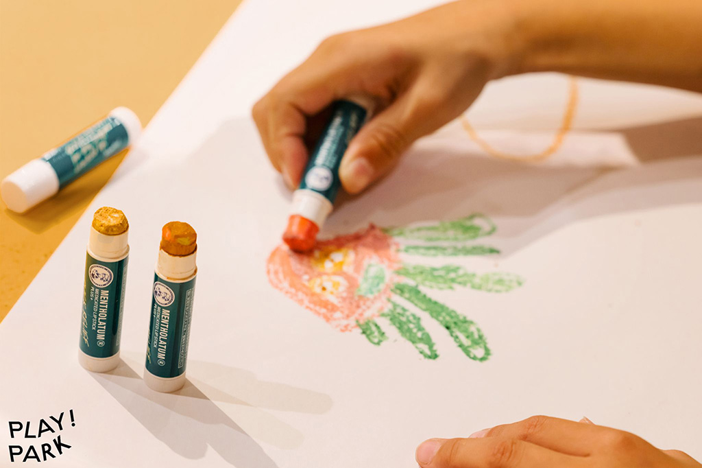 リップクレヨン/PLAY! PARK × ロート製薬 「やさしいおせっかい」なあそび（東京都/立川市）