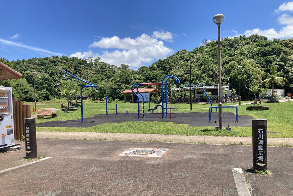 うるま市石川多目的ドームのポケふた「ケンタロス」がある場所(沖縄県/うるま市)