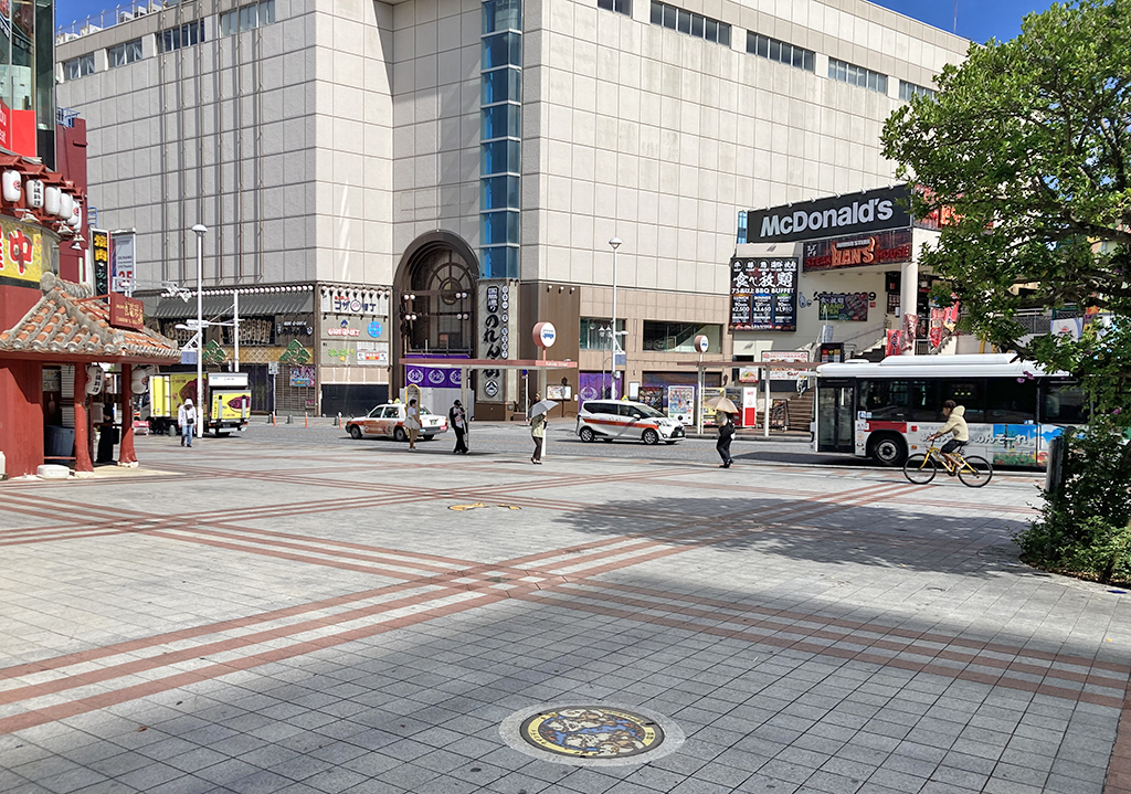 てんぶす広場のポケふた「ウインディ」がある場所(沖縄県/那覇市)