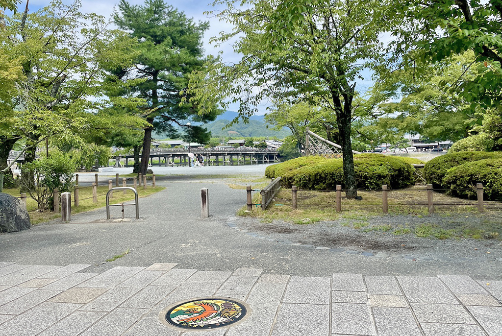 嵐山公園 中之島地区のポケふた「ホウオウ」がある場所（京都府/京都市）