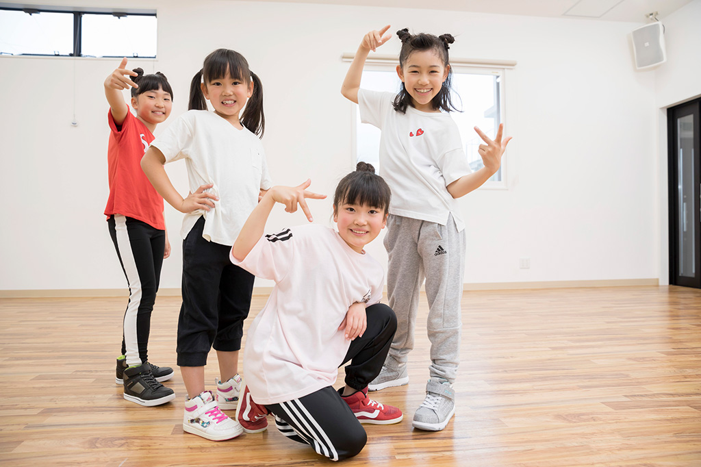 子どもの習い事「ダンス」はいつから始める？費用や人気のジャンル、4つのメリットをご紹介