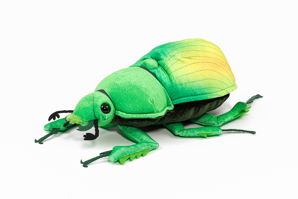 ぬいぐるみ(オオセンチコガネ)│特別展「昆虫 MANIAC」開催概要/名古屋市科学館(愛知県/名古屋市)