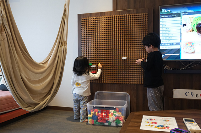 キッズパークで遊ぶ様子│宿泊レポ/蓼科グランドホテル滝の湯（長野県/茅野市）