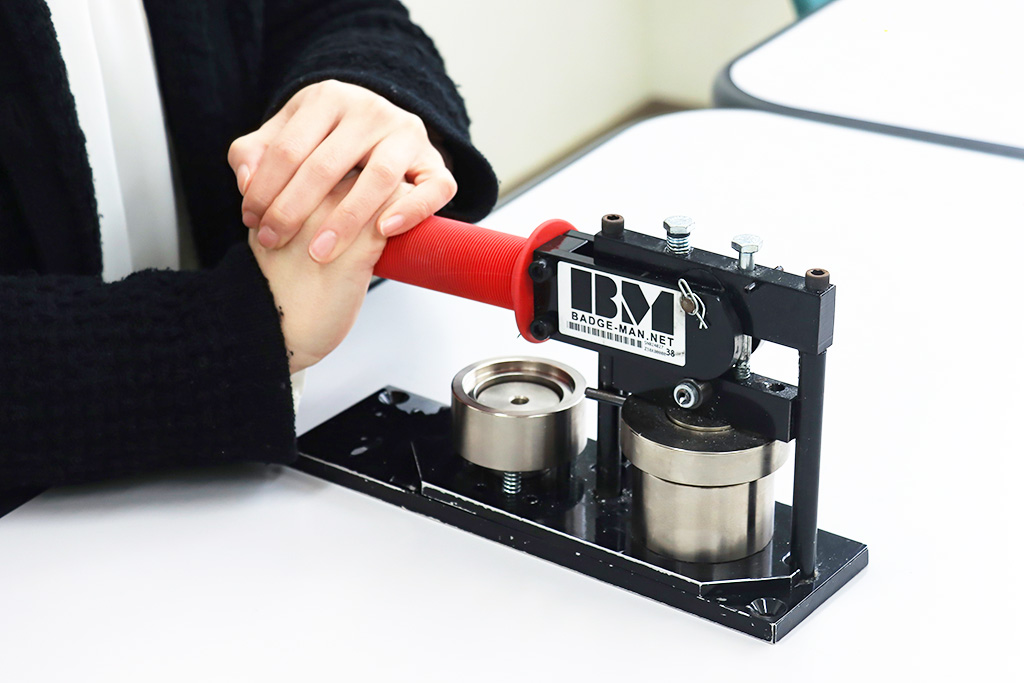 キラキラ缶バッジづくり体験/第1回 豊鉄フェスタ(愛知県/田原市・豊橋市)