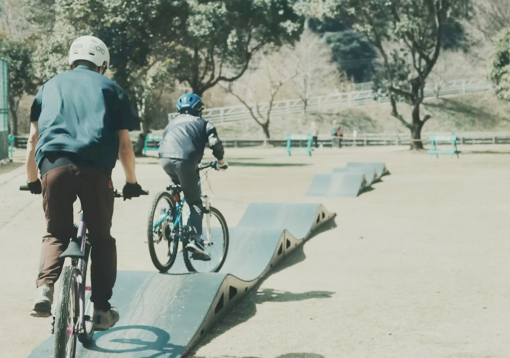 「マウンテンバイクでパンプトラック走行体験」/PLAY FOREST~乗って、奏でて、森とあそぼう~(神奈川県/横浜市)